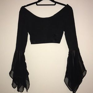 Long sleeve black crop top